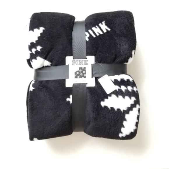 PINK Victoria's Secret Accessories - NWT PINK black cozy blanket -D1